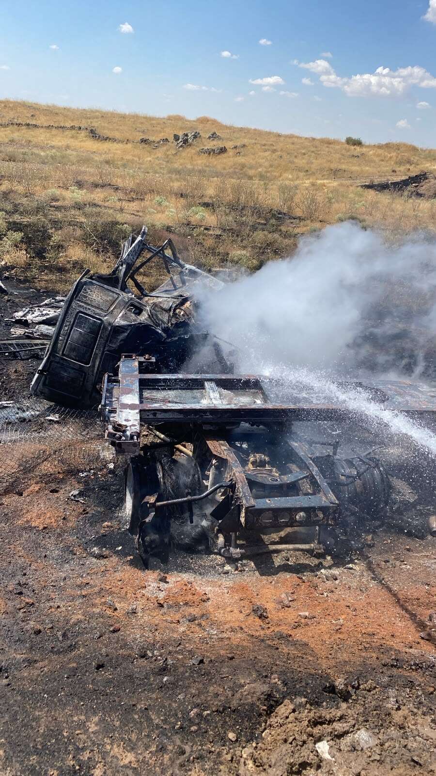Madeni yağ yüklü TIR devrildi, alev aldı! Burak Karagöz hayatını kaybetti 3